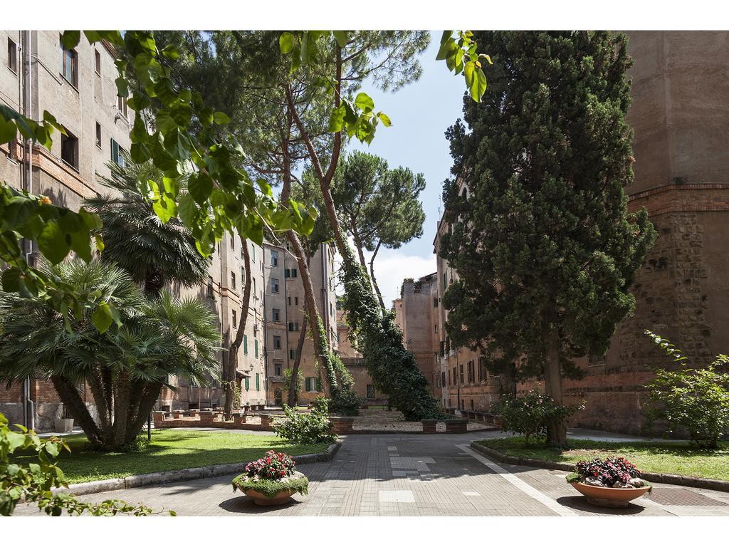 Dimora Del Papa Apartment Rome Bilik gambar